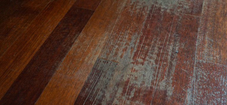 How to Remove Rubber Backing from Hardwood Floors? 5 Ways